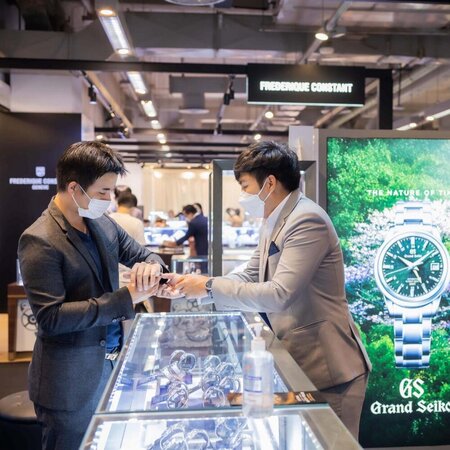 Central Department Store Hosts World of Watches