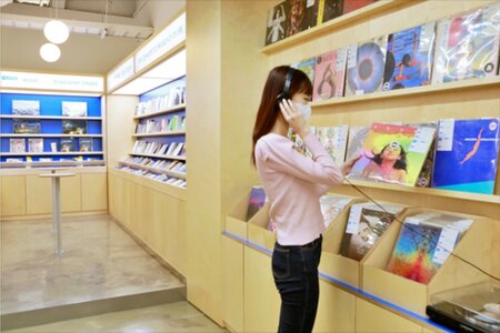 Lotte Department Store opened ‘Connected Flagship Store’