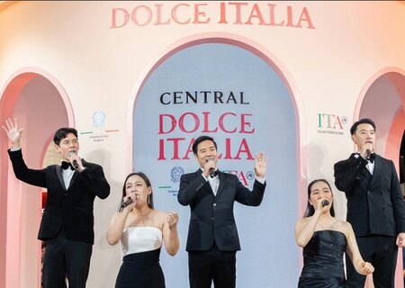Central Makes Provenance Experiential