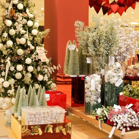 Selfridges Opens Christmas Shop